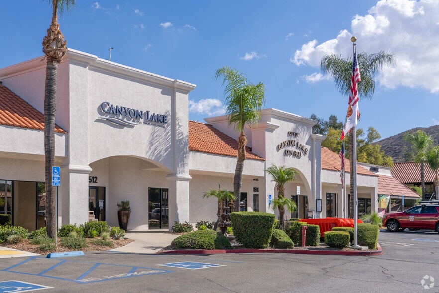 31780 Railroad Canyon Rd, Canyon Lake, CA à louer - Photo principale – Image 1 sur 8