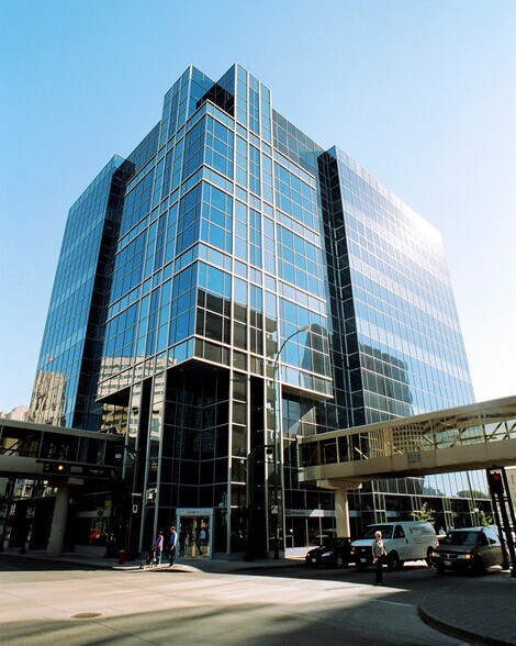 200 Graham Ave, Winnipeg, MB à louer - Photo de l’immeuble – Image 1 sur 4