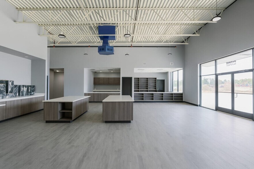 1851 Northpark Dr, Kingwood, TX à vendre - Photo de l’immeuble – Image 3 sur 7