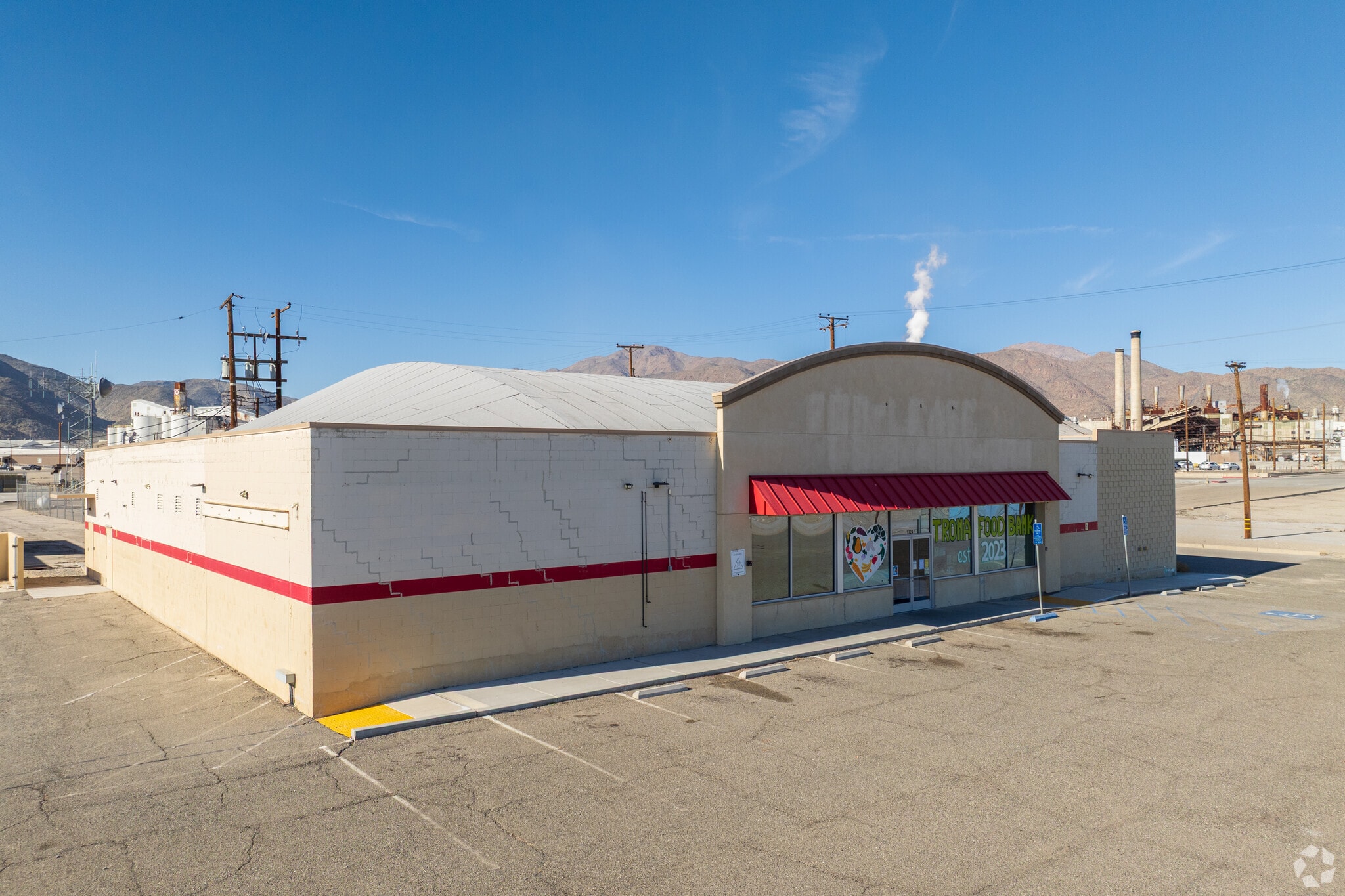 13247 Jones St, Trona, CA à vendre Photo principale– Image 1 sur 44