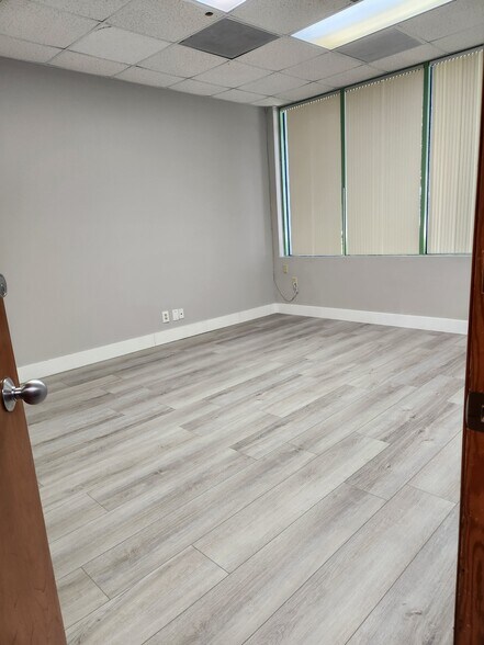 5100 W Copans Rd, Margate, FL à louer - Photo intérieure – Image 2 sur 28