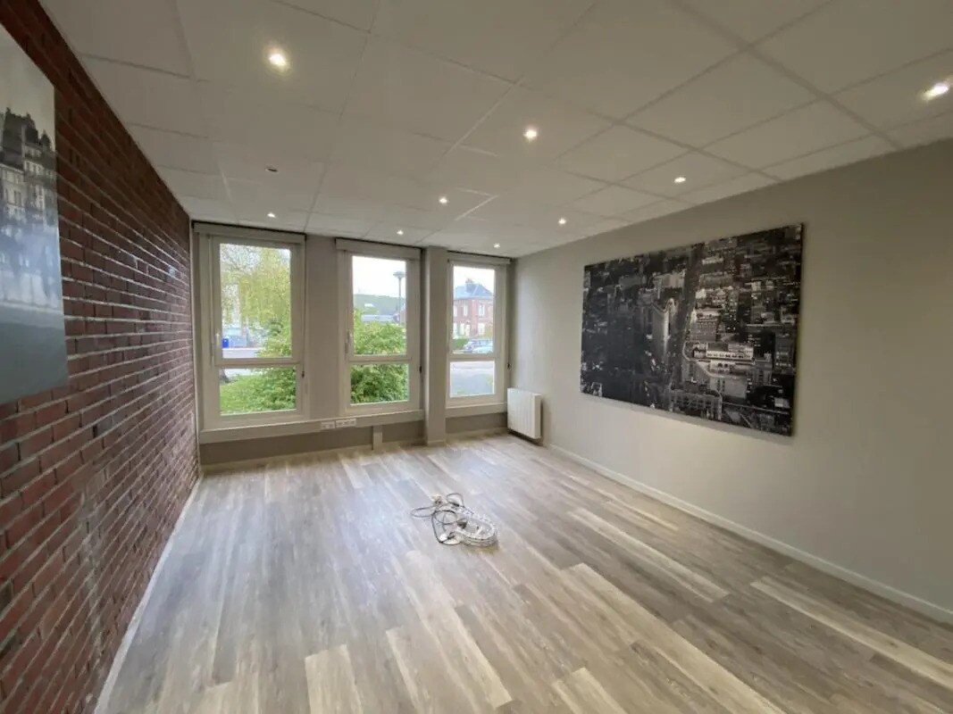 Bureau dans Bihorel à louer Photo de l’immeuble– Image 1 sur 4