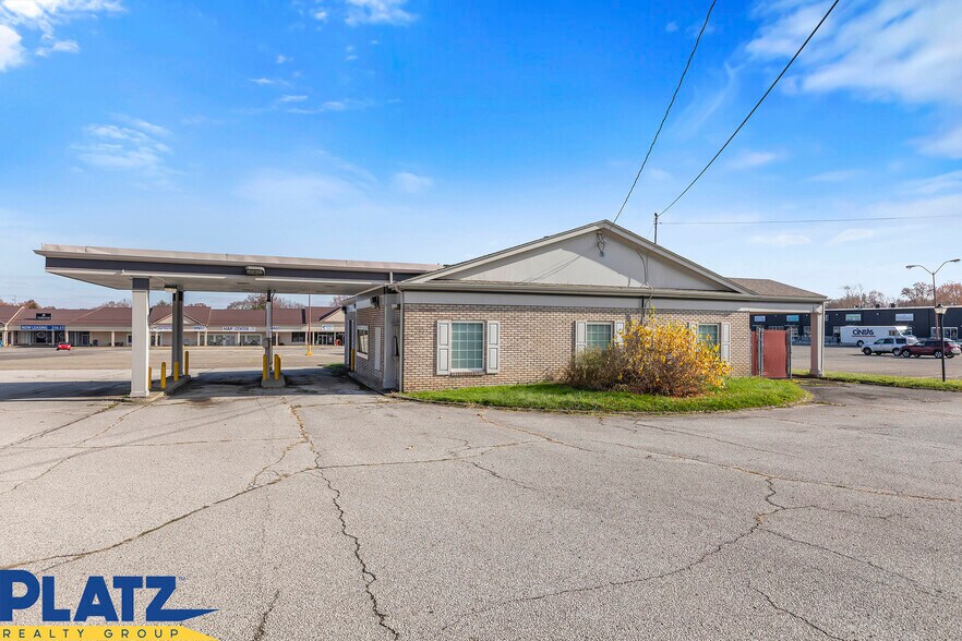 1705-1747 S Raccoon Rd, Youngstown, OH à louer - Photo de l’immeuble – Image 3 sur 16