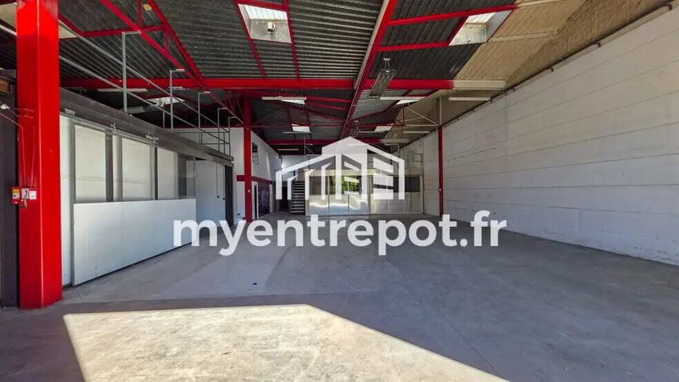 Local d’activités dans Marseille à louer - Photo de l’immeuble – Image 2 sur 10