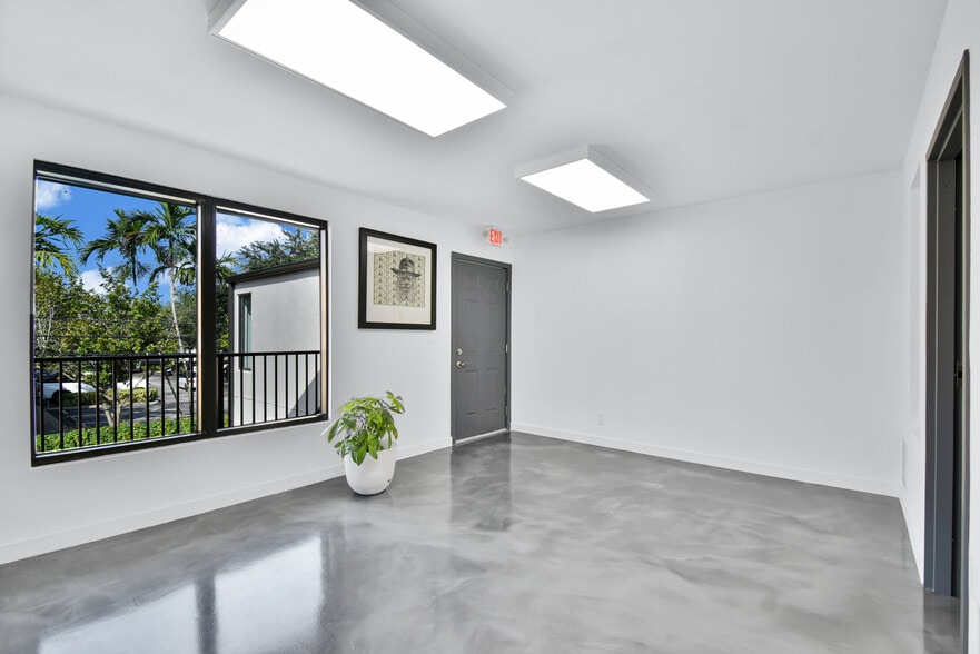 2990 Griffin Rd, Fort Lauderdale, FL à louer - Photo intérieure – Image 2 sur 34