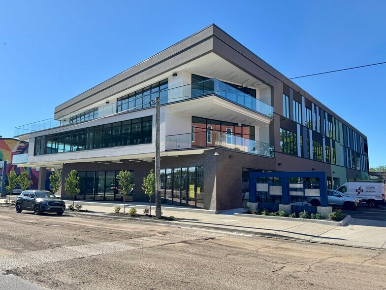 814 E Main St, Louisville, KY à louer - Photo de l’immeuble – Image 2 sur 24