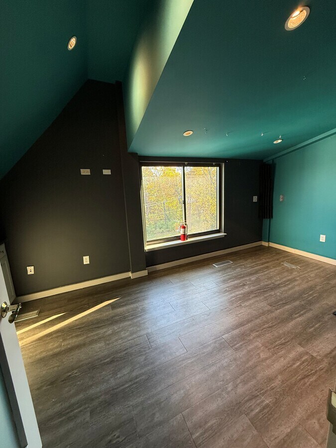 4400 MacArthur Blvd NW, Washington, DC 20007 - Lot 305 - - Photo intérieure - Image 2 of 8