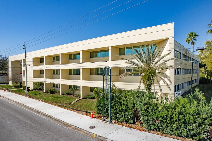 498 Palm Springs Dr, Altamonte Springs, FL à louer - Photo de l’immeuble – Image 3 sur 12
