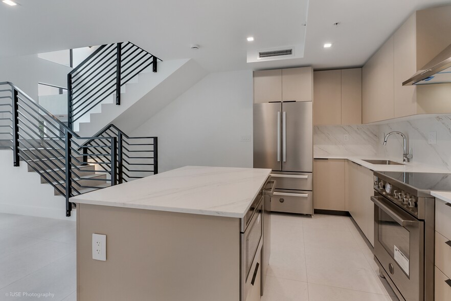 721 SW 11th St, Miami, FL à vendre - Photo de l’immeuble – Image 3 sur 61