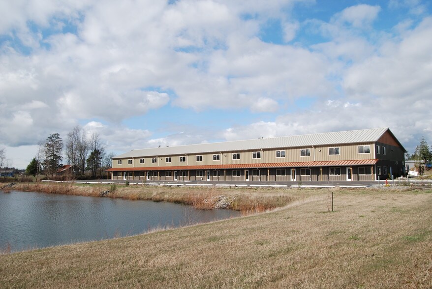 2693 Delta Ring Rd, Ferndale, WA à louer - Photo de l’immeuble – Image 2 sur 46