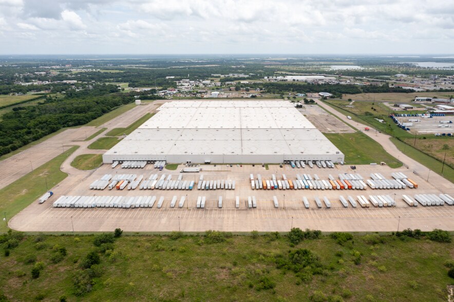 2200 S Business 45, Corsicana, TX à louer - Photo de l’immeuble – Image 3 sur 10