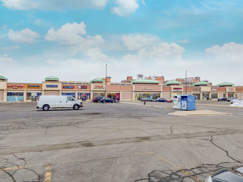 14004-14134 Woodward Ave, Highland Park, MI à louer - Photo de l’immeuble – Image 3 sur 3