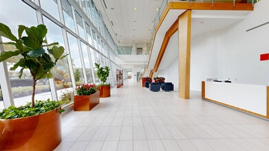 9395 S John Young Pky, Orlando, FL à louer Numérisation 3D Matterport– Image 1 sur 47