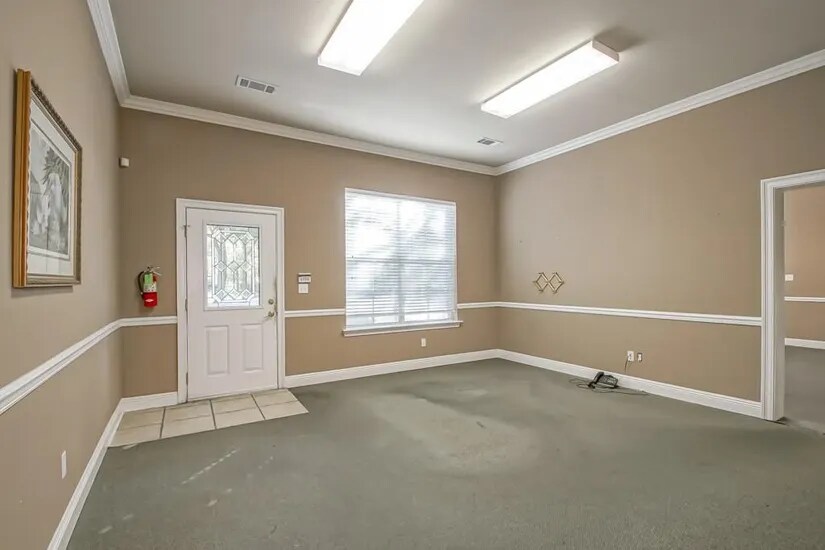 1330 Park Dr, Mandeville, LA à vendre - Photo intérieure – Image 2 sur 10