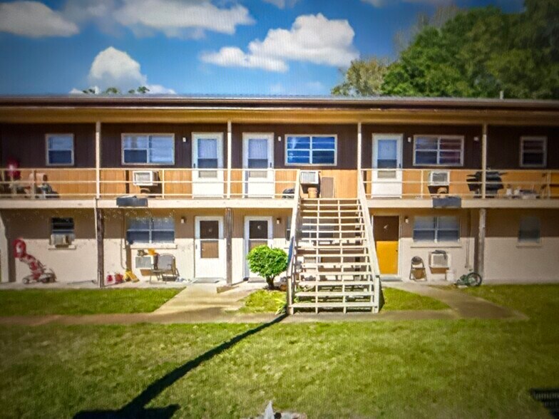 818 & 831 Bay St. portefeuille de 2 biens à vendre sur LoopNet.fr - Photo de l’immeuble – Image 3 sur 4