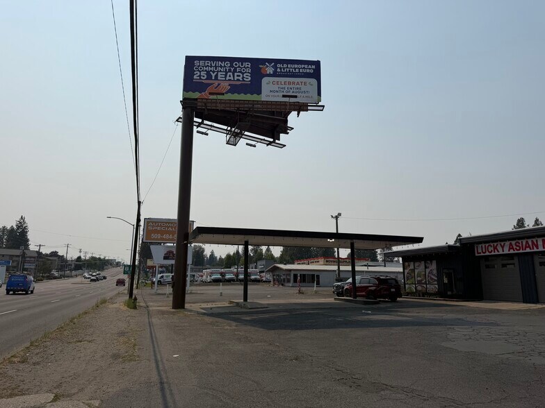 8915 N Division St, Spokane, WA à louer - Photo de l’immeuble – Image 2 sur 7