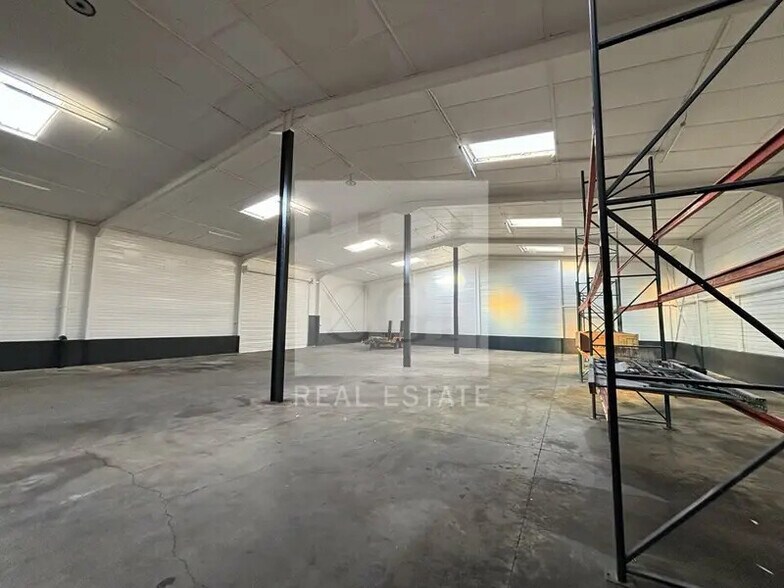 31 Rue Des Bruyères, Pusignan à louer - Photo intérieure – Image 3 sur 12