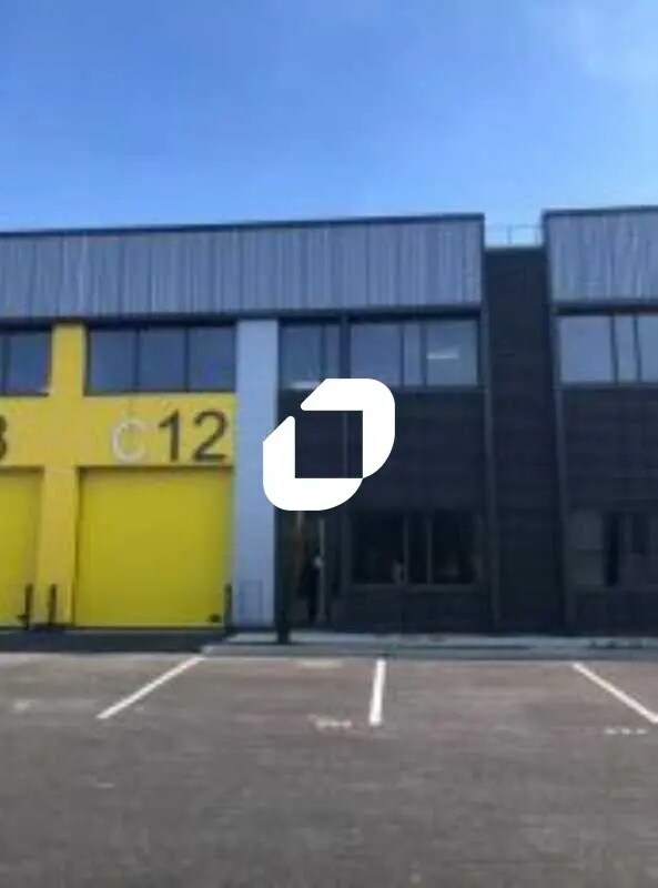 Local d’activités dans Poissy à louer Photo de l’immeuble– Image 1 sur 8