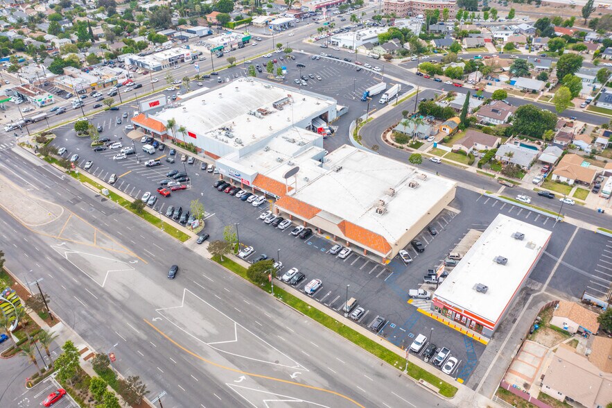 10311-10359 Sepulveda Blvd, Mission Hills, CA à louer - Photo de l’immeuble – Image 1 sur 5