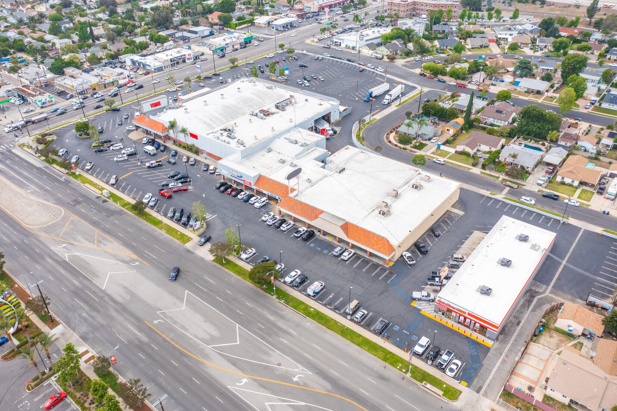 10311-10359 Sepulveda Blvd, Mission Hills, CA à louer Photo de l’immeuble– Image 1 sur 6