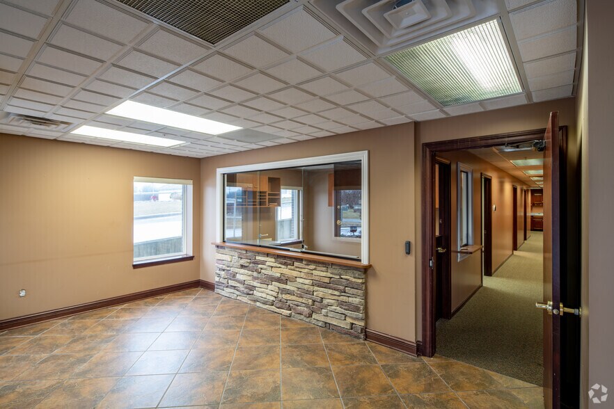 4205 Charlar Dr, Holt, MI à vendre - Photo intérieure – Image 3 sur 54