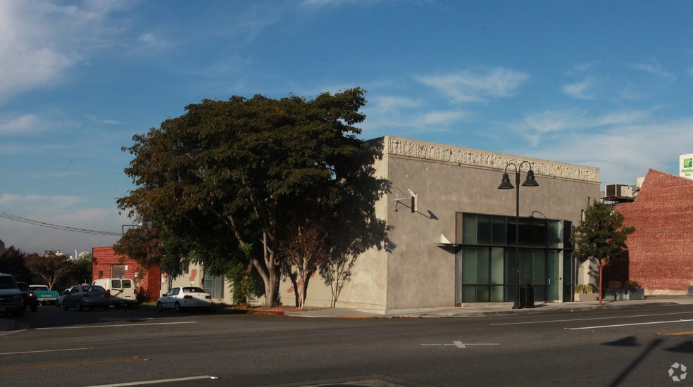 449 S San Fernando Blvd, Burbank, CA à louer - Photo principale – Image 1 sur 15