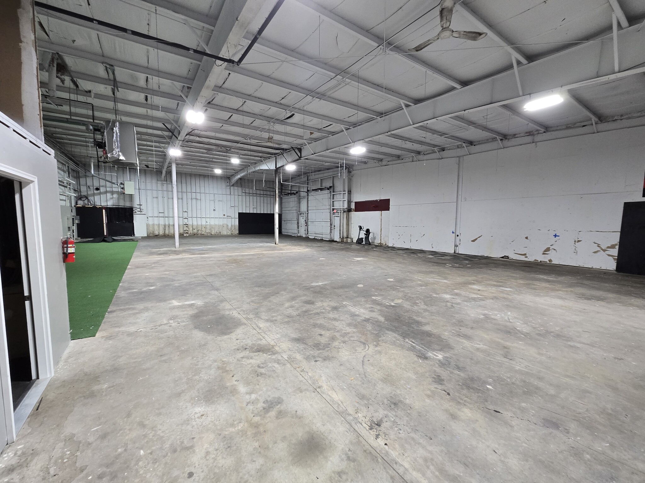 681 John Fitch Blvd, South Windsor, CT à louer Photo intérieure– Image 1 sur 1