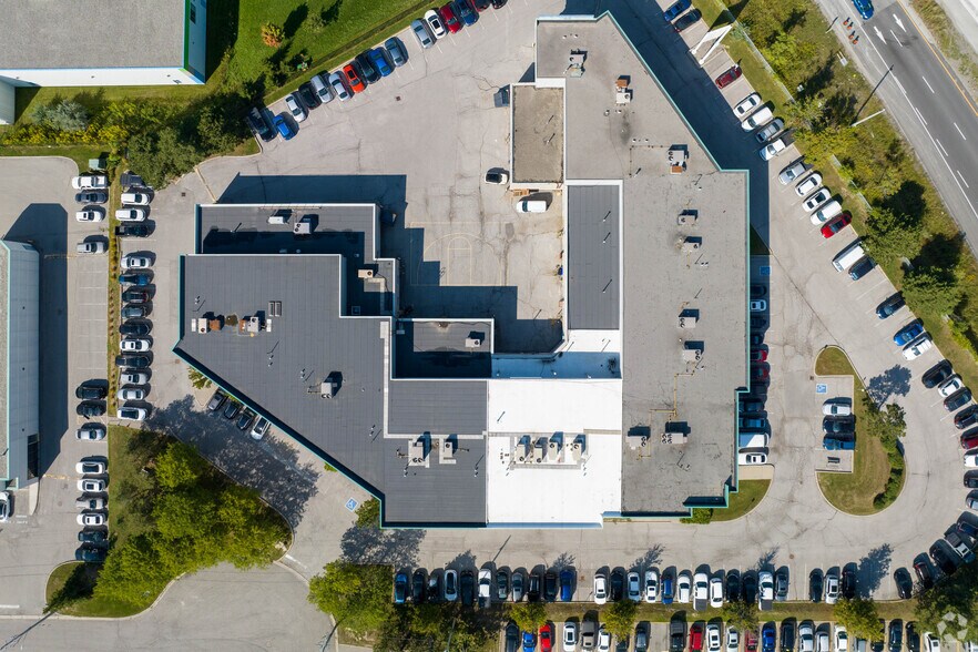 1815 Ironstone Mnr, Pickering, ON à louer - Aérien – Image 2 sur 5