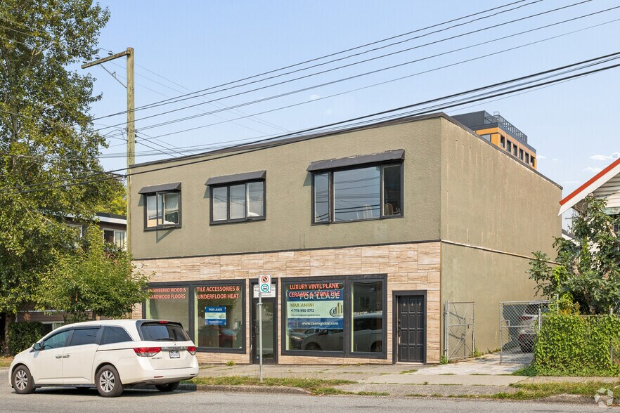 636 Commercial Dr, Vancouver, BC à louer - Photo de l’immeuble – Image 2 sur 3