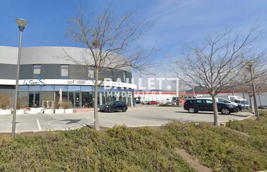 Local commercial dans Fréjus à vendre - Photo de l’immeuble – Image 1 sur 4