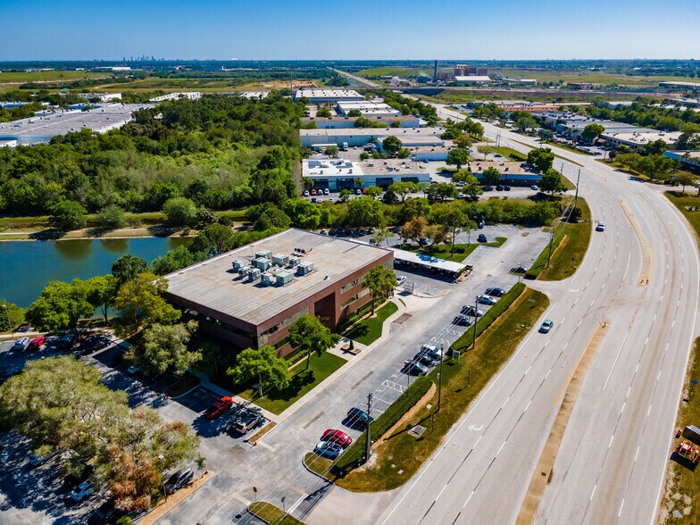 12425 28th St N, Saint Petersburg, FL à louer - Aérien – Image 3 sur 44