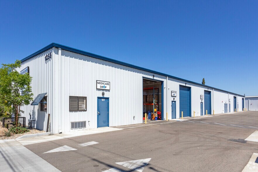 1255 Hoblitt Ave, Clovis, CA à louer - Photo de l’immeuble – Image 2 sur 11