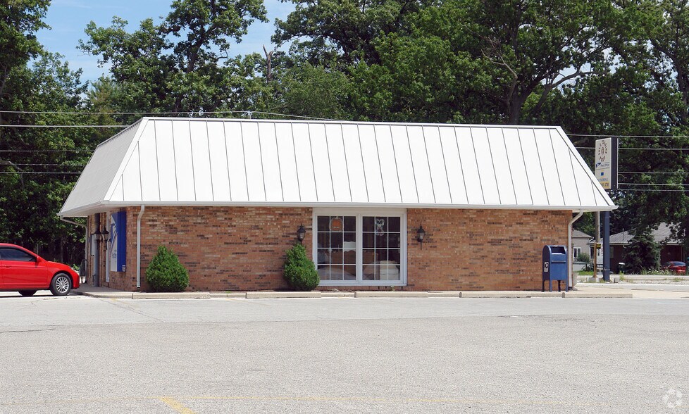 4801 N Wheeling Ave, Muncie, IN à vendre - Photo de l’immeuble – Image 2 sur 6