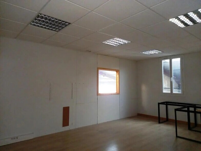 Industriel/Logistique dans Messimy à louer - Photo de l’immeuble – Image 2 sur 14