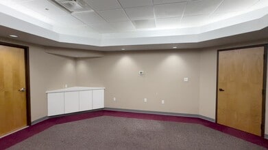 800 Oak Ridge Tpke, Oak Ridge, TN à louer - Vidéo sur l’annonce professionnelle 
