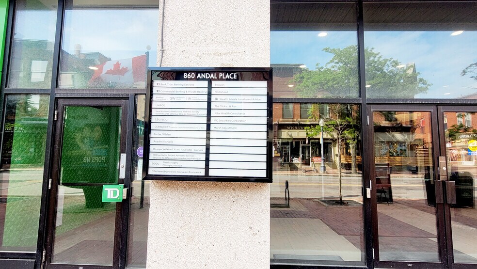 860 Main St, Moncton, NB à louer - Photo de l’immeuble – Image 2 sur 6