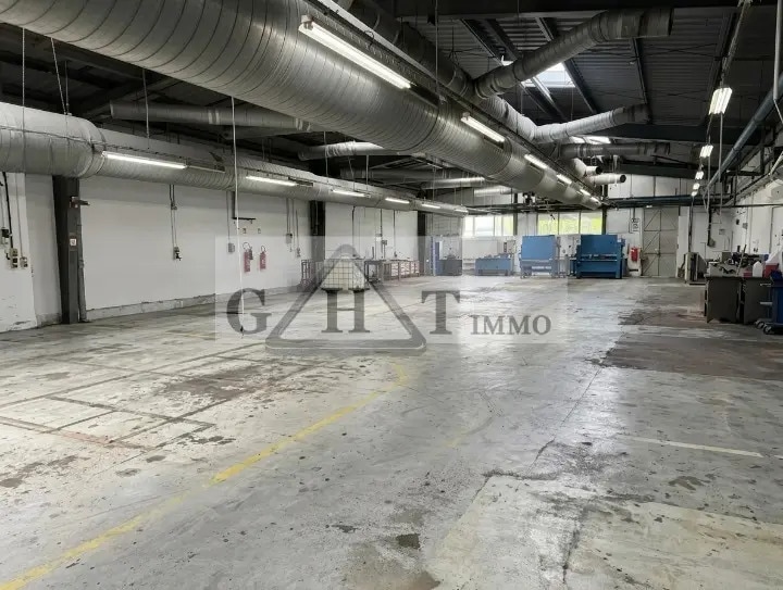Industriel/Logistique dans Vaux-le-Pénil à vendre - Photo de l’immeuble – Image 3 sur 9