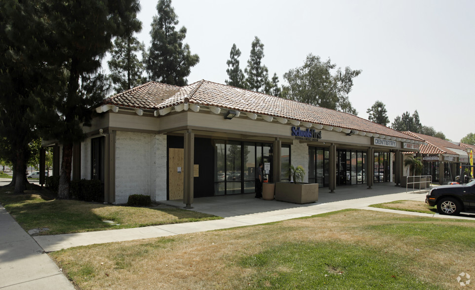 1643 E Highland Ave, San Bernardino, CA à vendre - Photo de l’immeuble – Image 1 sur 4