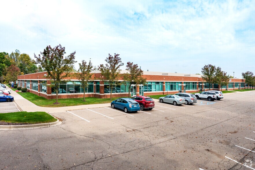 27275 Haggerty Rd, Novi, MI à vendre - Photo de l’immeuble – Image 3 sur 9