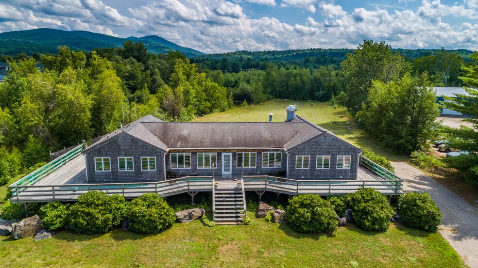 40 Weirs Rd, Gilford, NH à vendre - Photo principale – Image 1 sur 47
