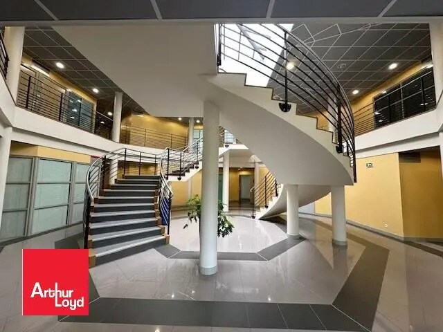 Bureau dans Chartres à louer - Photo de l’immeuble – Image 2 sur 4