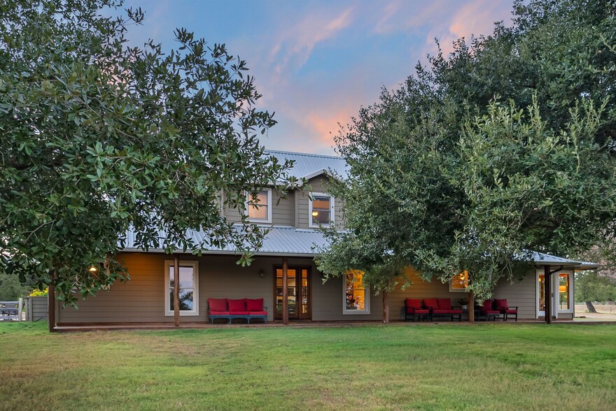 1163 Private Road 6002, Giddings, TX à vendre - Photo de l’immeuble – Image 3 sur 42