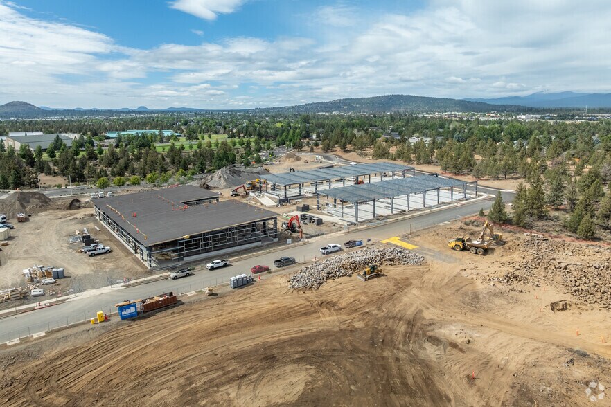 NWC of Cooley Rd. & 18th St., Bend, OR à louer - Photo principale – Image 1 sur 2