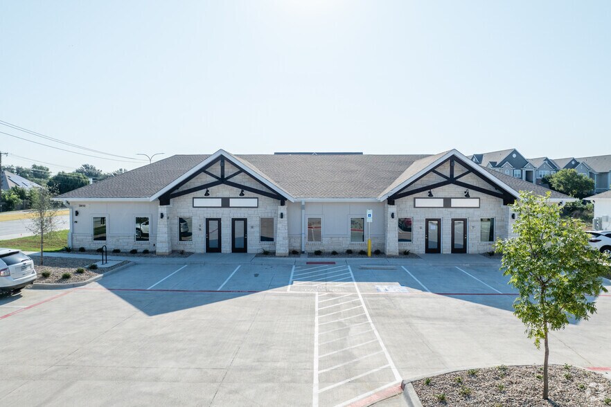 3400-3420 Basswood Blvd, Fort Worth, TX à louer - Photo de l’immeuble – Image 3 sur 9