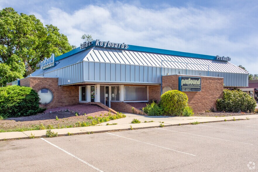 2235 Academy Pl, Colorado Springs, CO à vendre - Photo principale – Image 2 sur 7