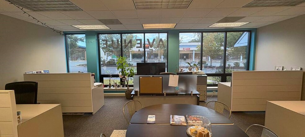 900-920 Gardens Blvd, Charlottesville, VA à louer - Photo intérieure – Image 3 sur 6