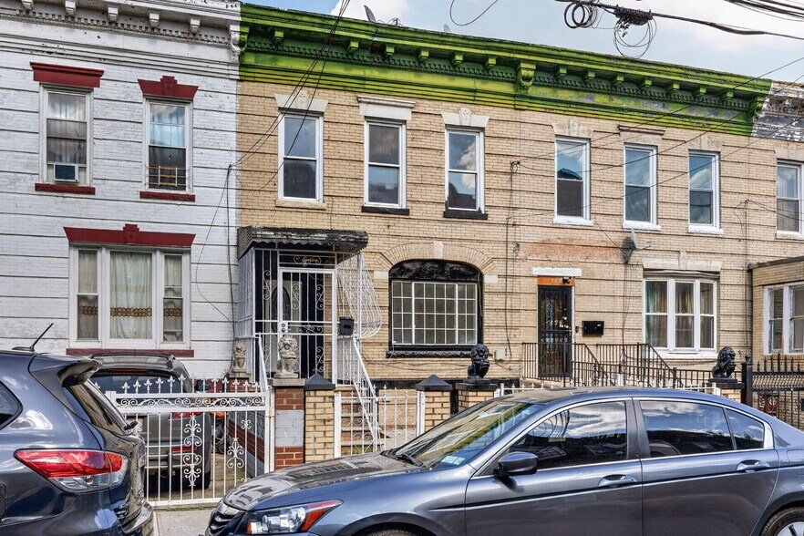 341 E 51st St, Brooklyn, NY à vendre - Photo de l’immeuble – Image 2 sur 30