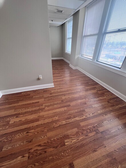 457 Frelinghuysen Ave, Newark, NJ à louer - Photo intérieure – Image 3 sur 9