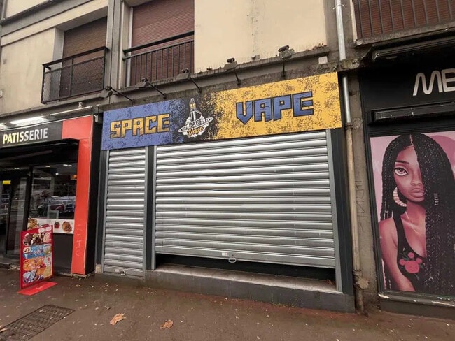 Plus de détails pour Local commercial à louer