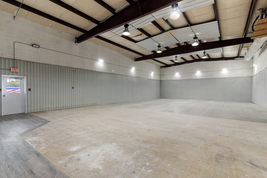 4232 Boonville Rd, Bryan, TX à louer - Photo de l’immeuble – Image 3 sur 13